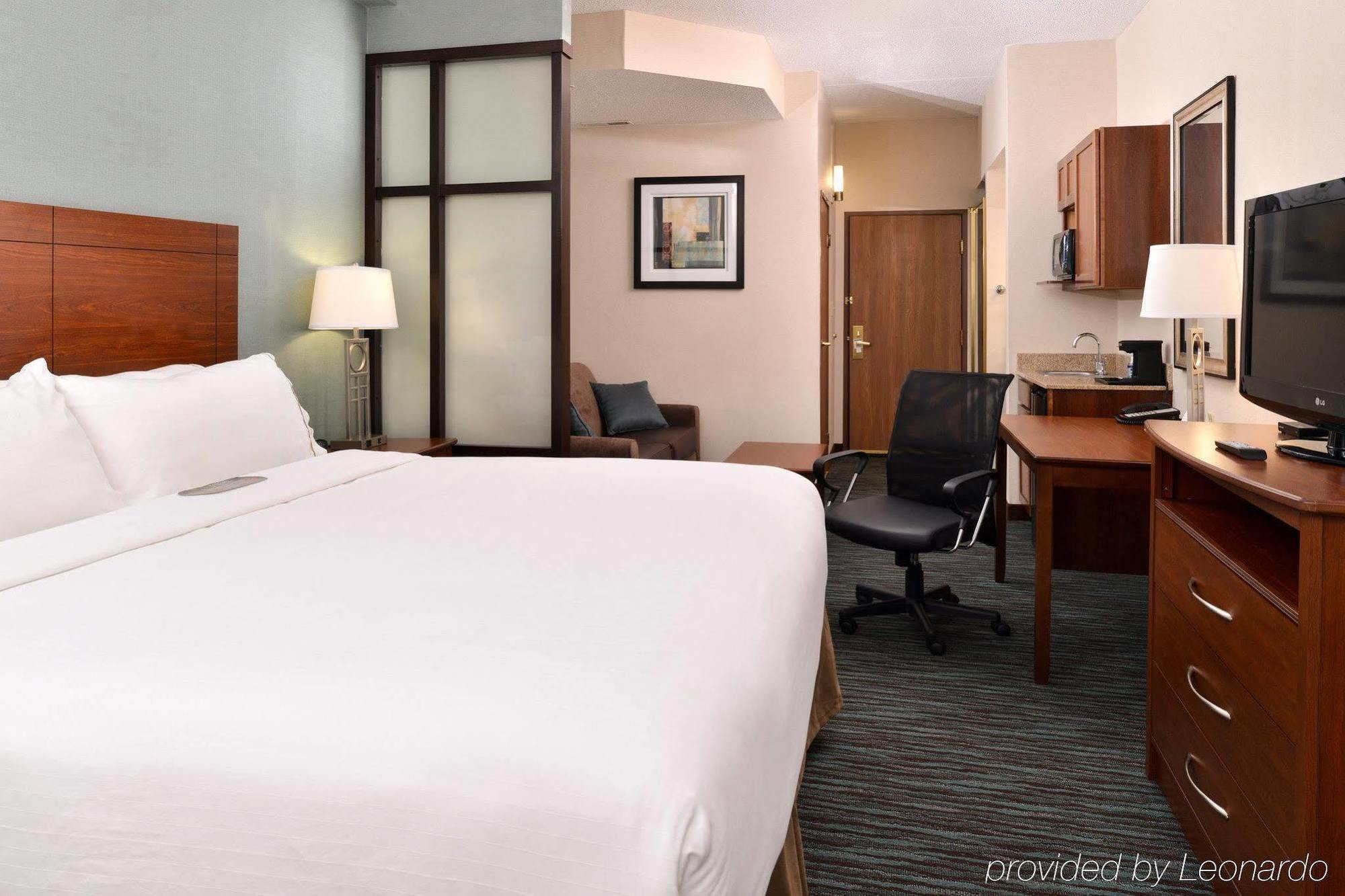 Hotel Express & St Marys By Ihg St. Marys